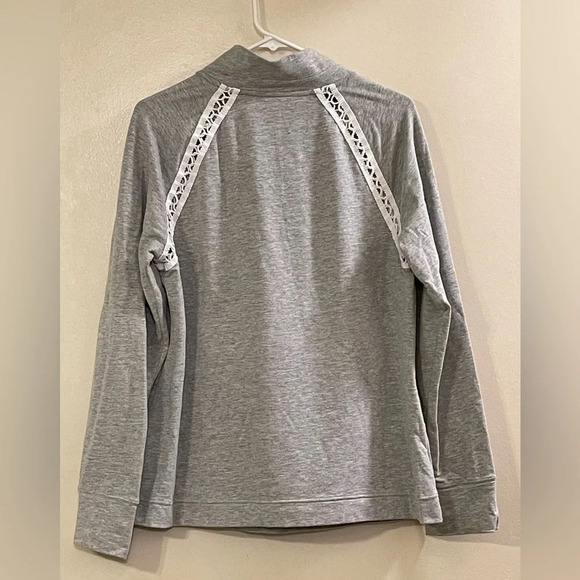 LILLY PULITZER Skipper Popover in Heathered‎ Seaside Gray - Picture 3 of 6